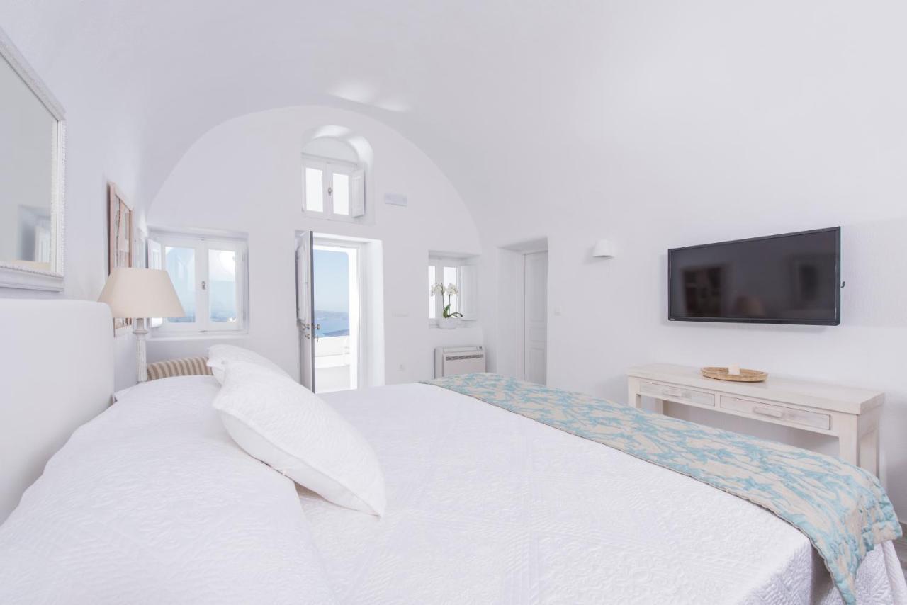 Aqua Mare Luxury Suites Imerovígli Szoba fotó